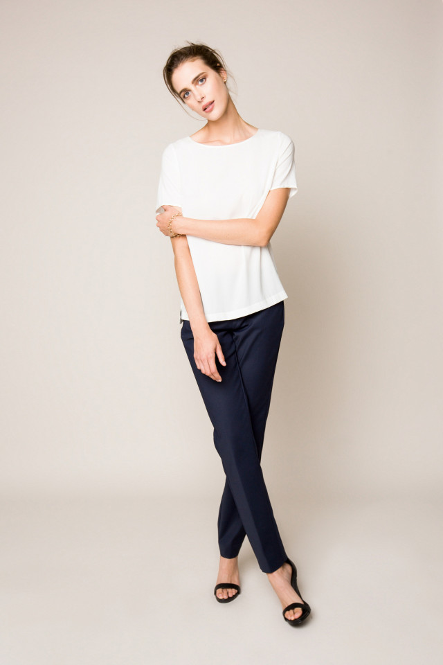 Pantalon en coton bleu marine à coupe ajustée