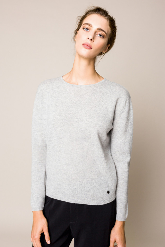 Grijze cashmere pull met ronde hals