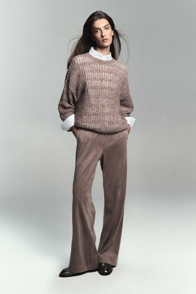 Lookbook: Pantalon doux + Blouse en coton biologique + Pull contrasté + Mocassins élégants