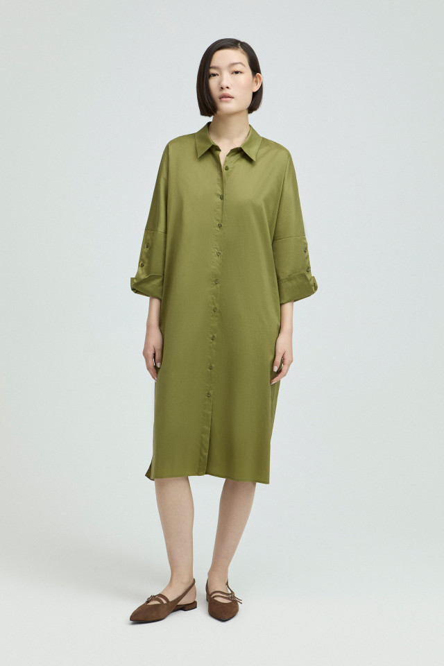 Lookbook: Katoenen jurk met satijnglans + Elegante slingback 