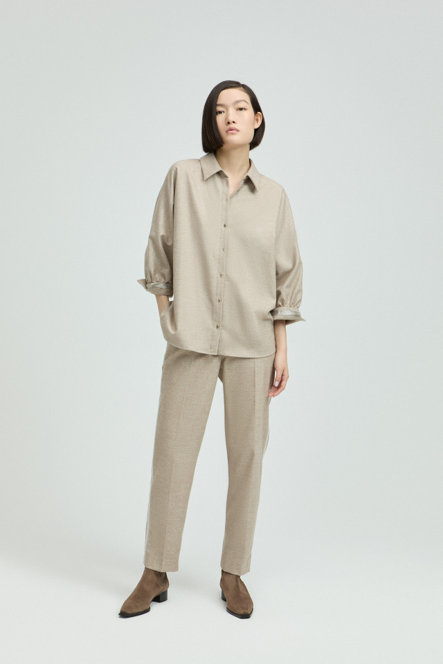 Lookbook: Flanellen blouse  + Flanellen broek met smalle pijpen + Suède enkellaarzen