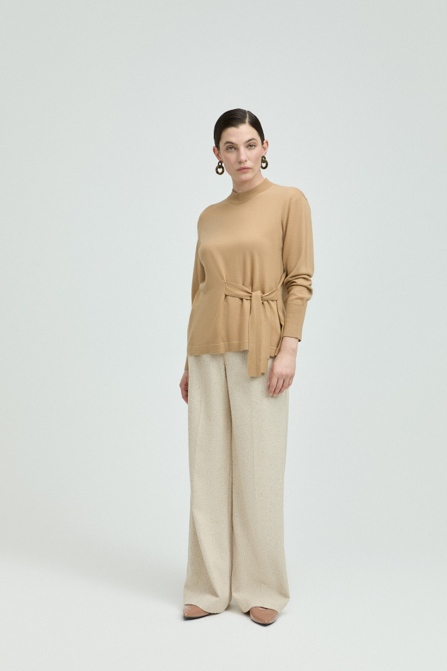 Lookbook: Geklede broek uit bouclette stof + Wollen tuniek trui + Oorbellen met ronde hanger