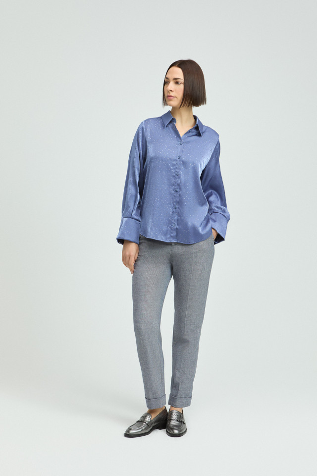 Lookbook: Elegante broek  + Hemdblouse met fijne studs + Stijlvolle loafers