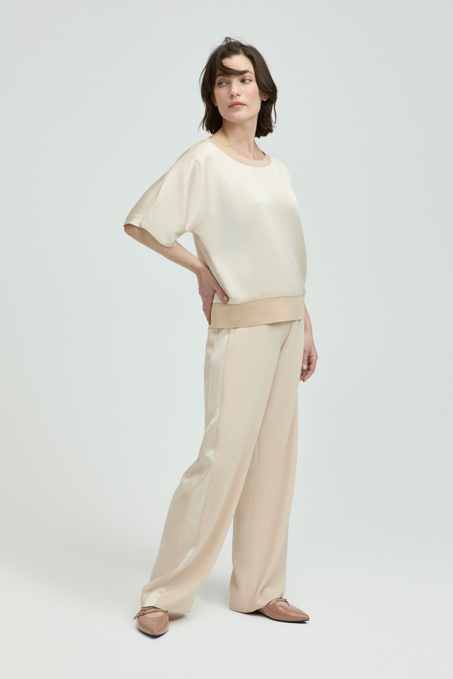 Lookbook: Blouse met korte mouwen + Shiny broek 