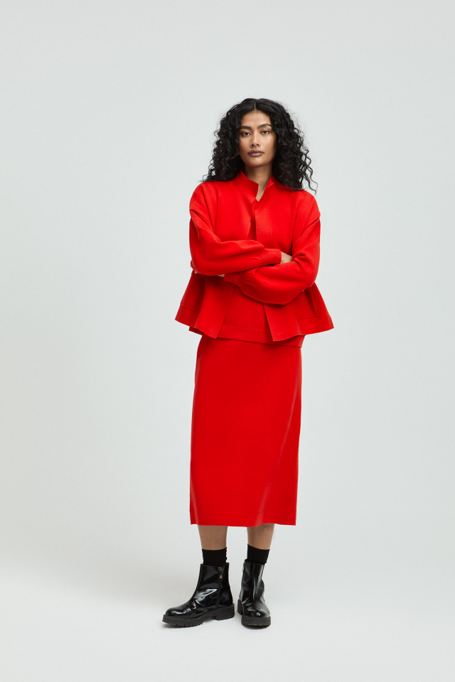 Lookbook: Sweater in milano brei + Kokerrok in milano brei met split + Gilet in milano brei + Stijlvolle chelsea boots  + Lurex sokjes