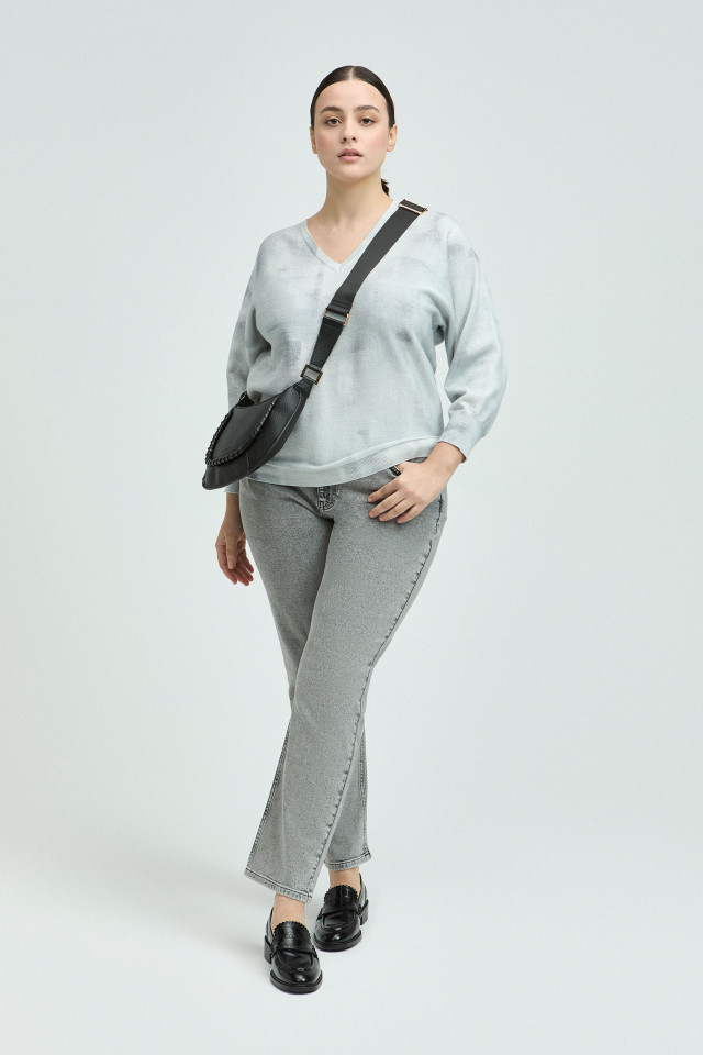 Lookbook: Stylish shoulder bag + Jeans with studs