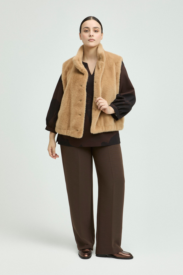 Lookbook: Tailored wide-leg trousers + Body warmer bomber jacket  + Blouse with pop-art floral pattern