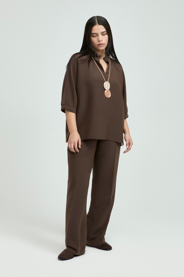 Lookbook: Geklede broek met wijde pijpen + Kniehoge laarzen + Lange halsketting met dubbele hanger