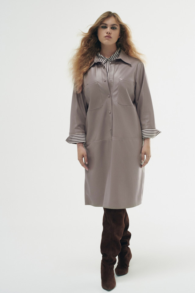 Lookbook: Gestreepte blouse + Faux leather jurk