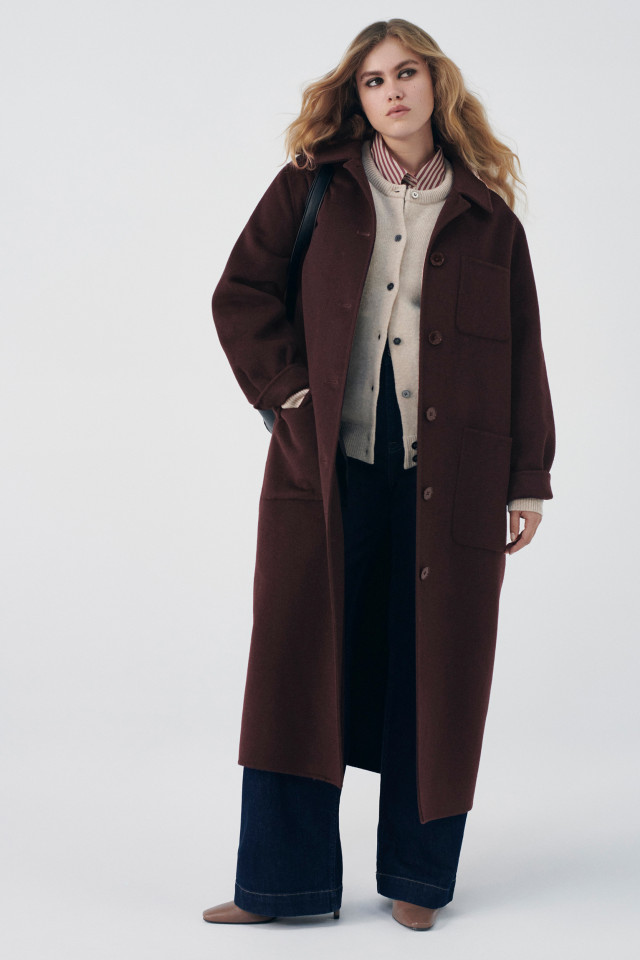 Lookbook: Blouse rayée + Cardigan en laine mérinos + Manteau long en laine + Jean à jambes droites + Bottillons en cuir