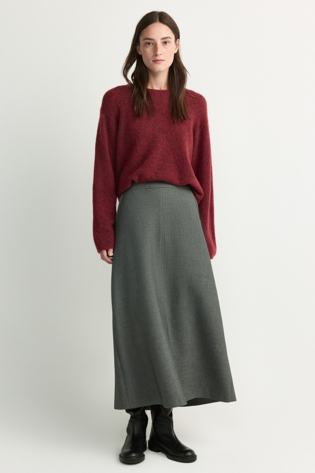 Lookbook: Jupe en ligne A avec fente + Pull en mélange d'alpaga + Écharpe en mélange d’alpaga + Bottes hautes