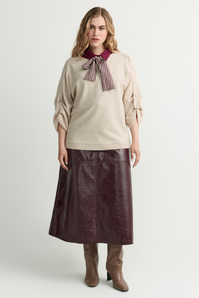Lookbook: Jupe en cuir verni + Blouse avec lien à nouer rayé + Pull en laine mérinos + Bottillons en cuir