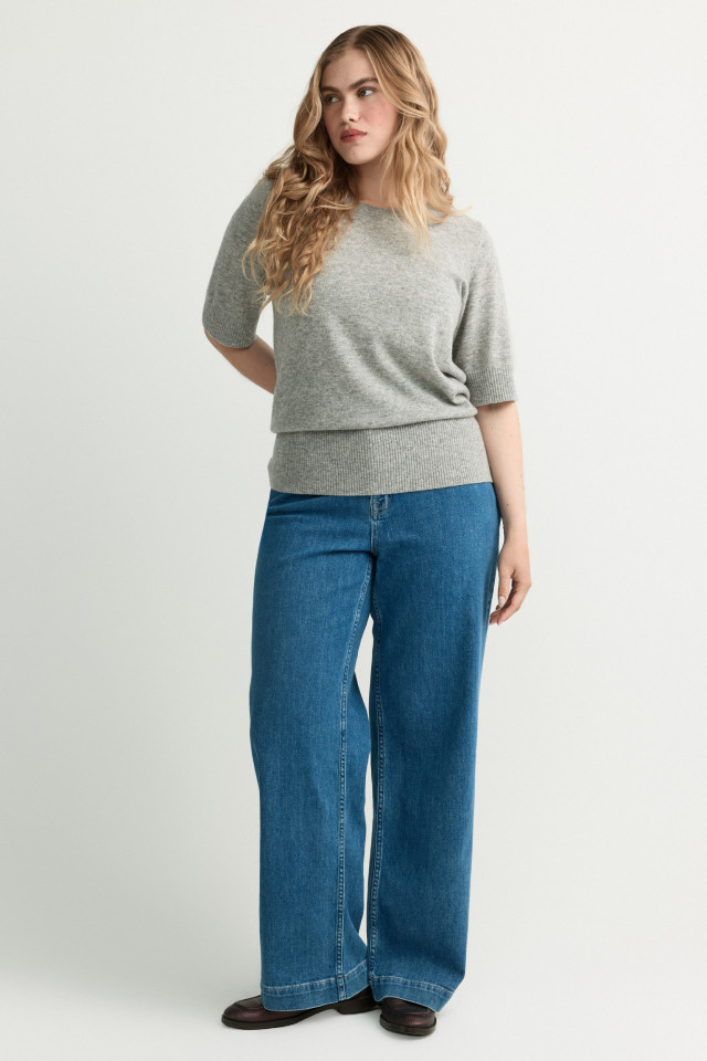 Lookbook: Pull en mélange de cachemire + Jean à jambes droites + Mocassin en cuir