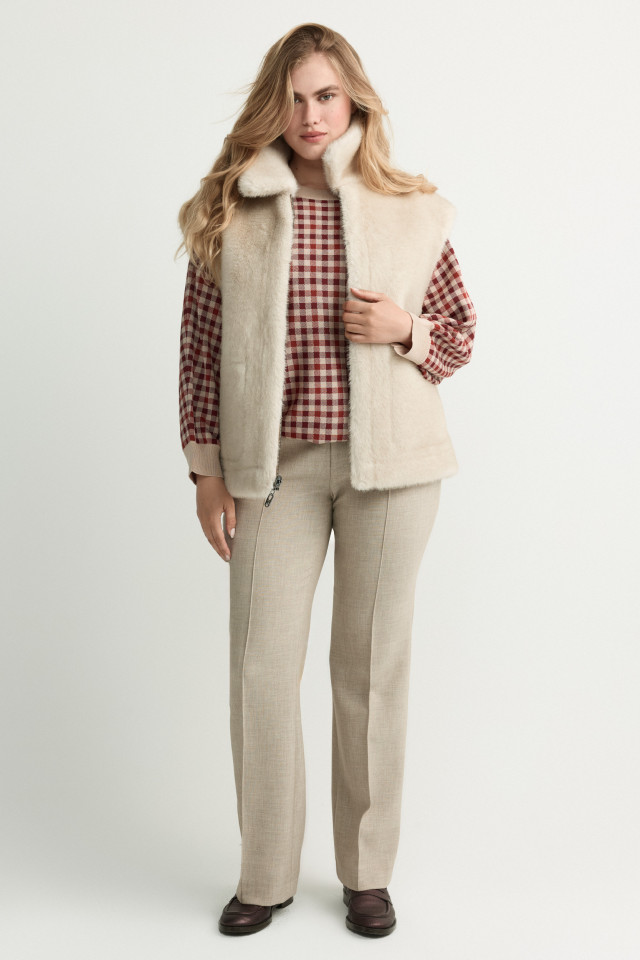 Lookbook: Elegante Hose mit gerade geschnittenem Bein + Pullover mit Jacquardmuster + Wendejacke mit Kunstfell + Leder-Loafer