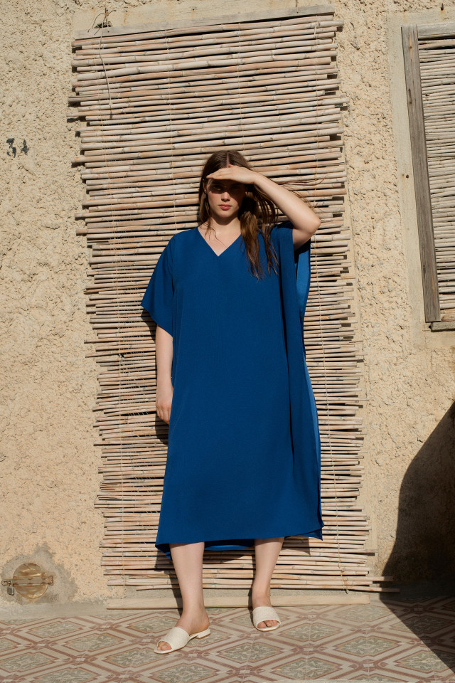 Lookbook: Lederen slipper + Kaftanjurk met V-hals