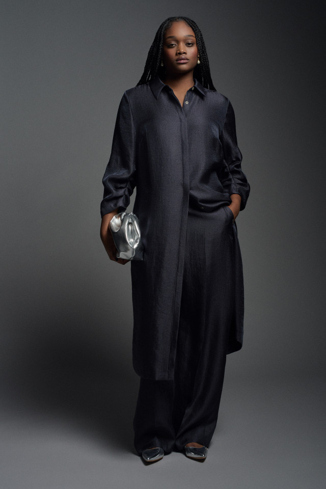 Lookbook: Pantalon brillant à pli marqué + Robe-chemise brillante + Pochette nuage + Slingbacks élégantes