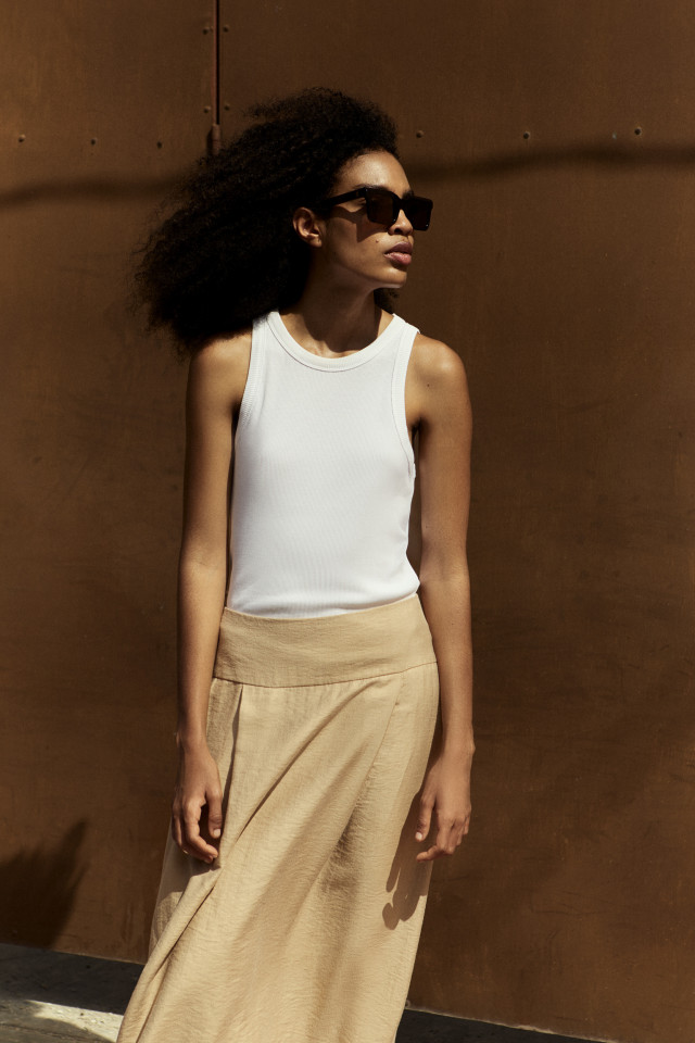 Lookbook: Geribde tanktop + Vloeiende maxirok