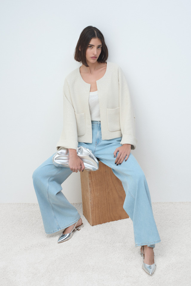 Lookbook: Haut sans manches à encolure ronde + Jean d’été flare + Veste courte à paillettes + Pochette nuage + Slingbacks élégantes