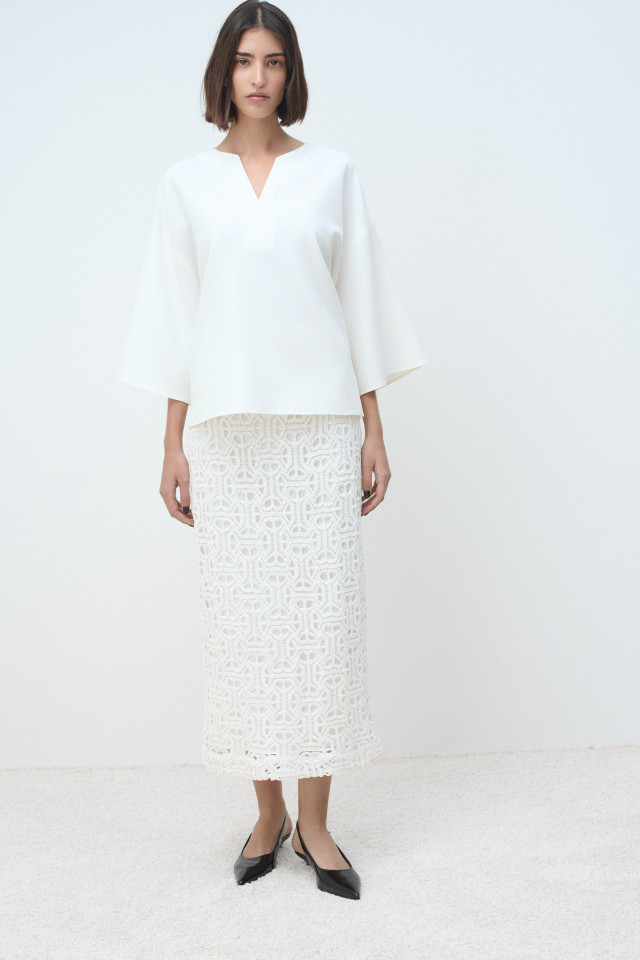Lookbook: Blouse in soepele stof + Macramé kokerrok + Slingback met kitten heel