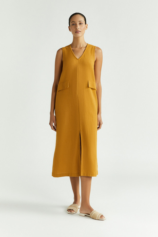 Lookbook: Robe en ligne A à l’aspect lin + Mules d’été