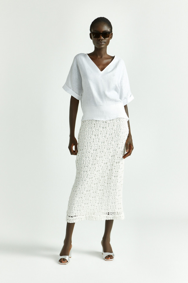 Lookbook: Blouse in zomers linnen + Macramé kokerrok + Feestelijke hakken + Recycleerbare zonnebril