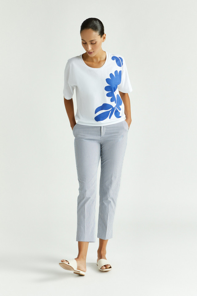 Lookbook: Pantalon rayé moulant + T-shirt volumineux en coton + Mules en cuir