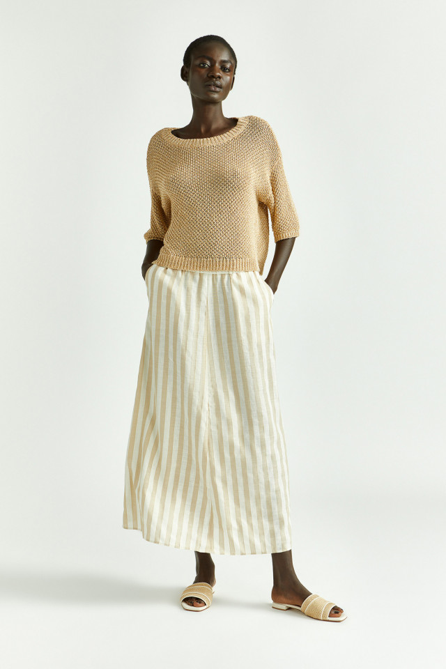 Lookbook: Jupe rayée en ligne A + Pull bicolore structuré + Mules d’été