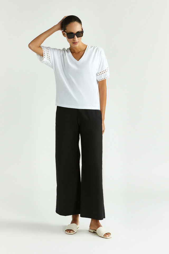 Lookbook: T-shirt en coton + Pantalon ample avec entre-deux + Mules en cuir + Lunettes de soleil recyclables