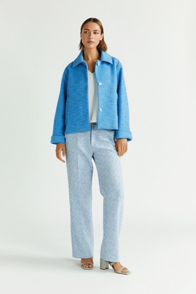 Lookbook: Pantalon en seersucker structuré + Petit pull tricoté en coton  + Sandales à talon carré