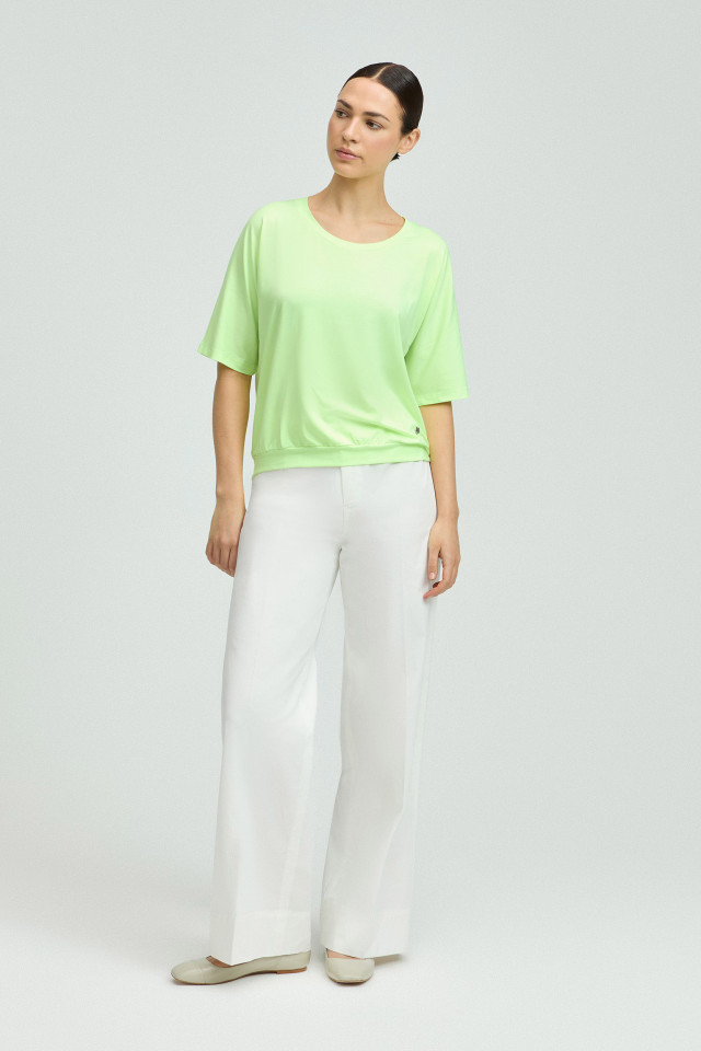 Lookbook: Pantalon à jambes larges en coton + T-shirt ample + Ballerines confortables