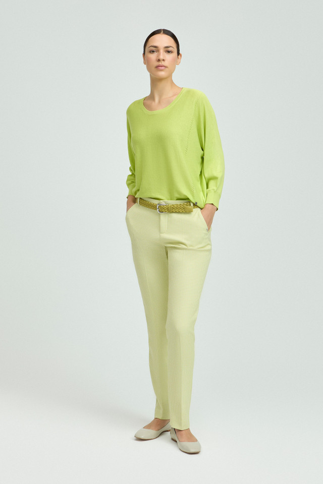 Lookbook: Pantalon à carreaux vichy + Petit pull d’été en soie + Écharpe à bords effilochés + Ceinture tressée 100 % en cuir + Ballerines confortables