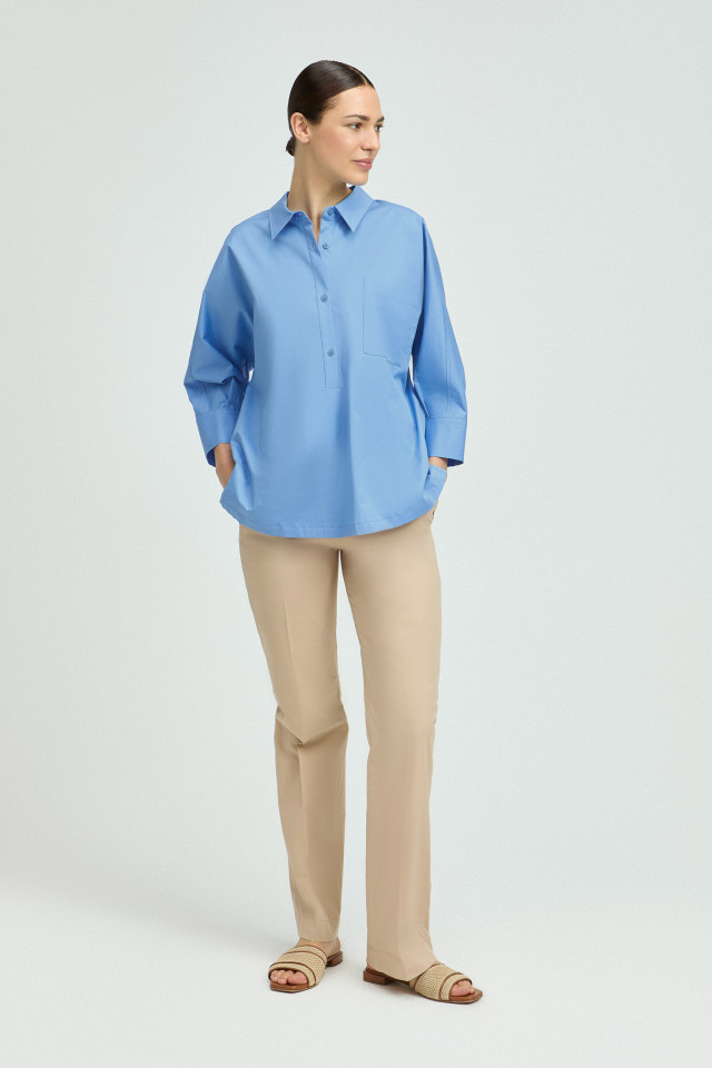 Lookbook: Broek van organisch katoen + Blouse met knopen op rug + Zomerse slipper