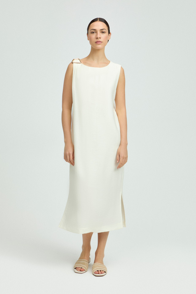 Lookbook: Summer sandals + Flowing dress with metal detail