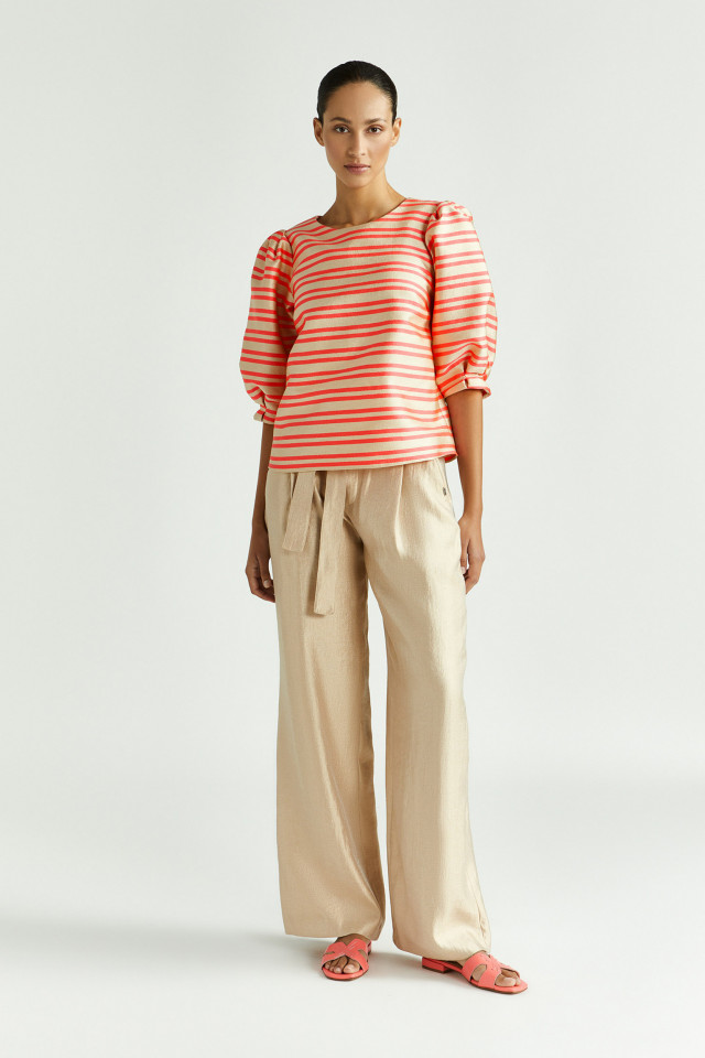Lookbook: Glanzende bandplooibroek + Blouse in tafta met ballonmouw + Xandres slippers