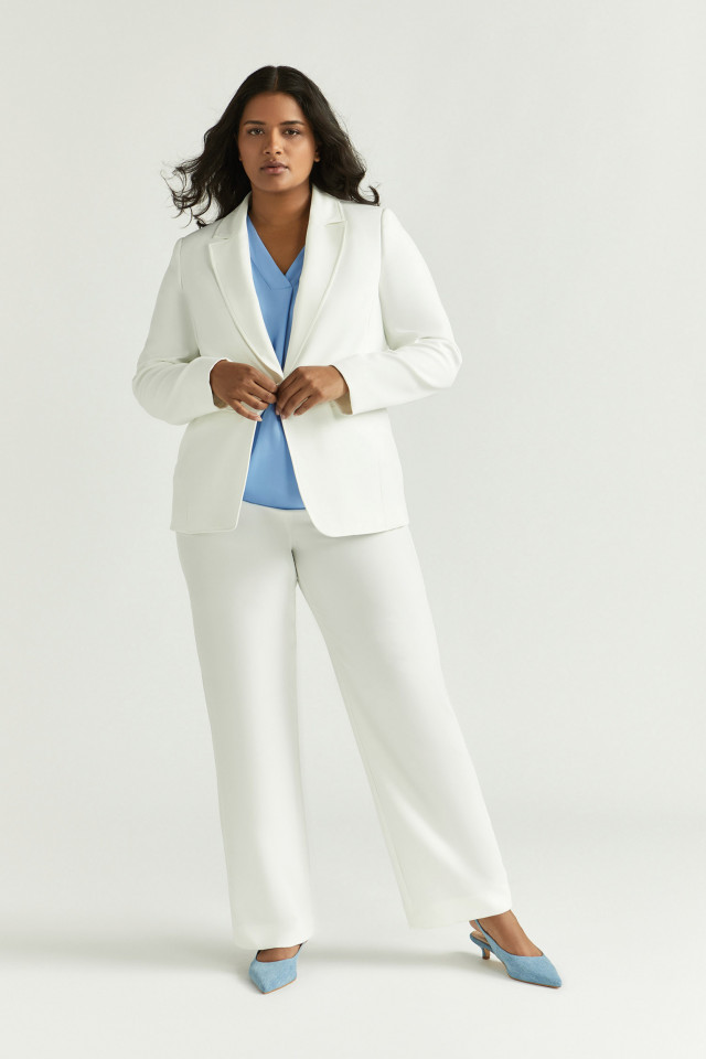 Lookbook: Blazer à col revers + Pantalon fluide à jambes larges + Slingbacks avec talon aiguille bas + Blouse fluide à encolure en V