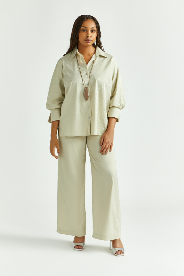 Lookbook: Hemdblouse van krinkelstof + Wrinkled broek met wijde pijpen + Feestelijke hakken