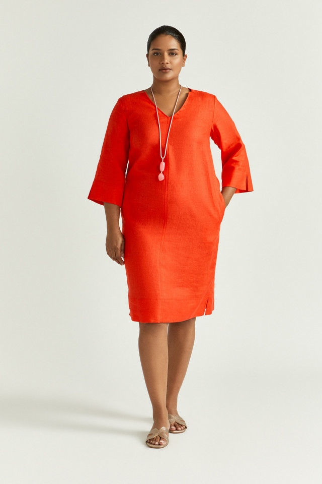 Lookbook: Mules Xandres + Collier avec pierres précieuses remarquables + Robe en lin à encolure en V