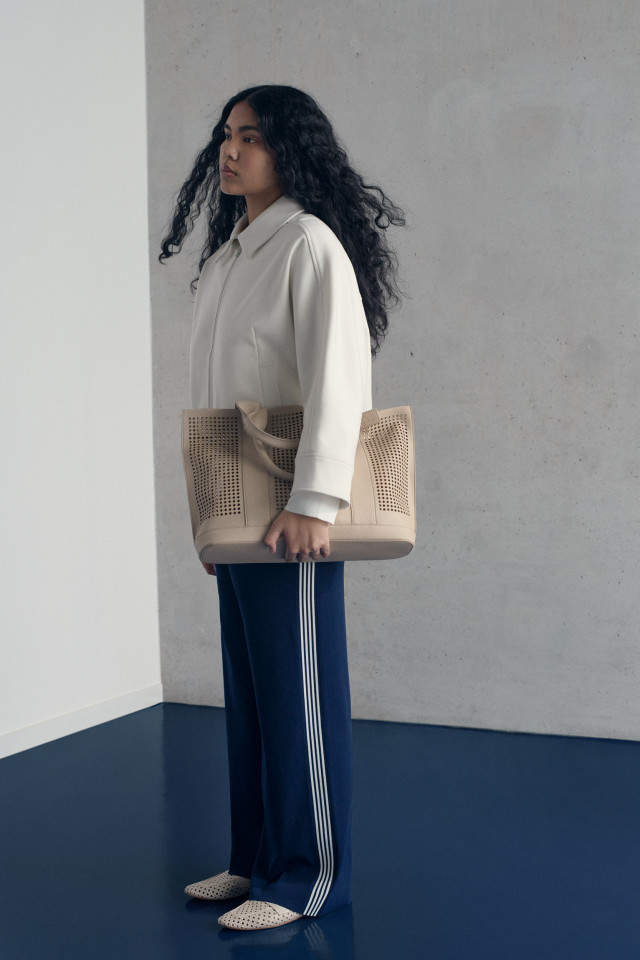 Lookbook: Lange loungewear broek  + Sportieve dames vest met rits + Loafers met rotan + Eigentijdse tote bag