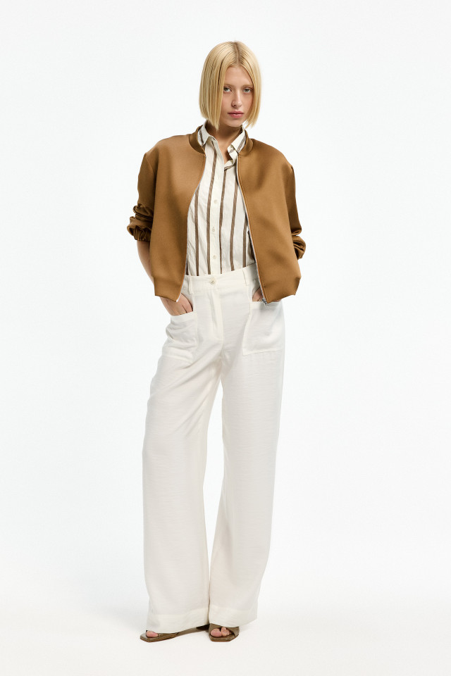 Lookbook: Vrolijk zomers hemd dames + Broek met hoge taille + Slipper met ronde hak