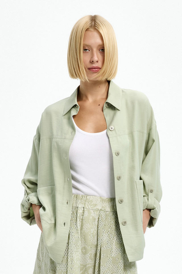 Hemdbluse mit aufgesetzten Taschen