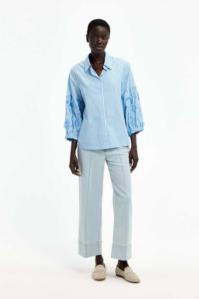 Lookbook: Loafers met rotan + Blouse met broderie motief + Casual jeansbroek