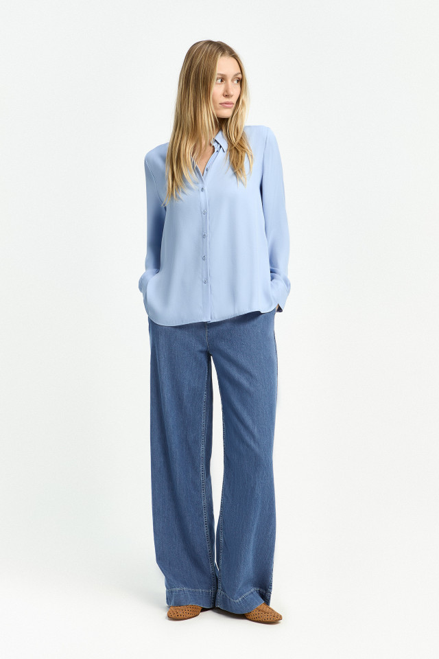 Lookbook: Overhemd met knopen + Soepele spijkerbroek + Loafers met rotan