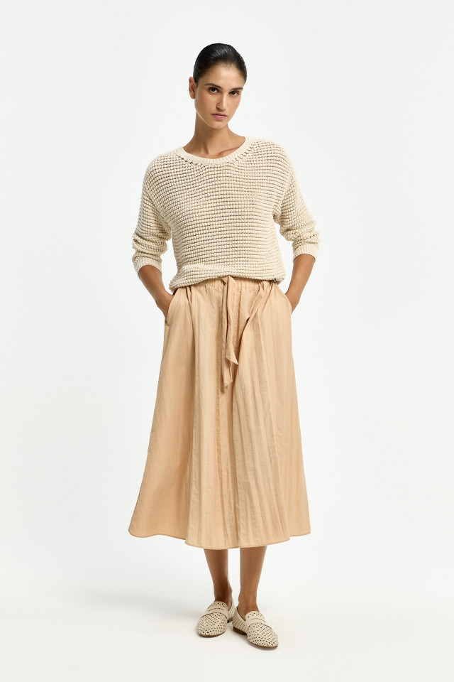 Lookbook: A-Linien-Rock aus Crushed-Taft + Pullover in 3D-Fantasiestrick  + Loafer mit Rattan