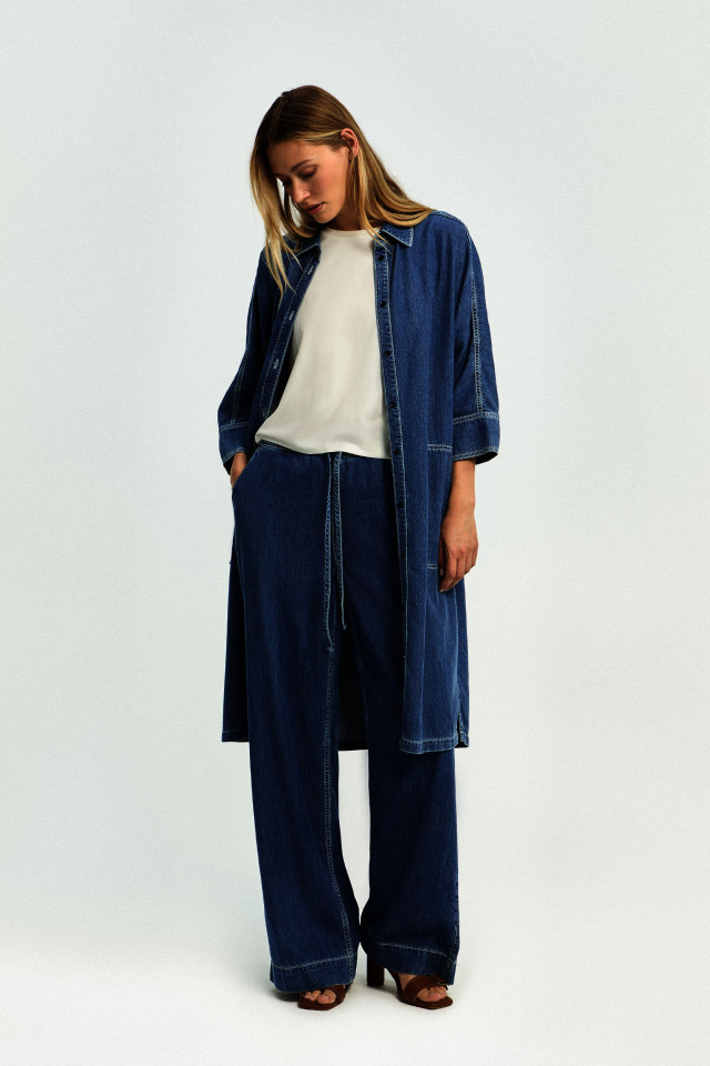 Lookbook: T-shirt with loose fit + Supple denim dress + Supple denim trousers + Elegant slip-on sandal with heel