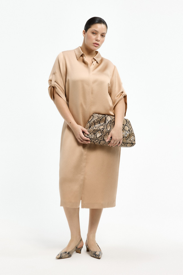 Lookbook: Robe chemise en satin + Slingback confortable + Pochette élégante