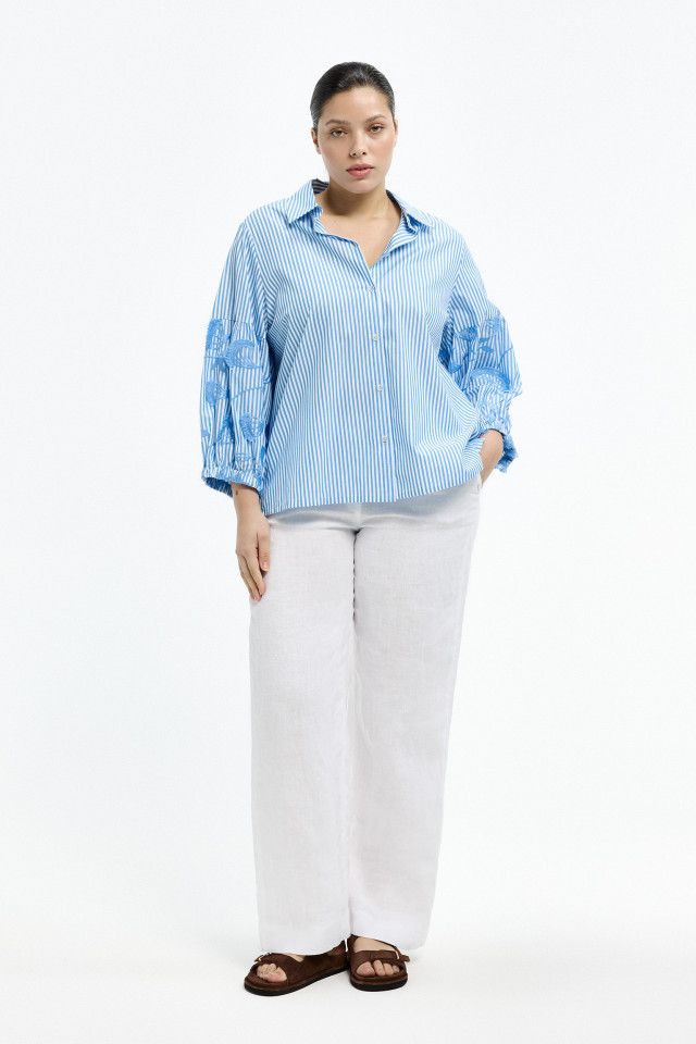 Lookbook: Zomerse linnen broek + Comfortabele slippers + Blouse met broderie motief