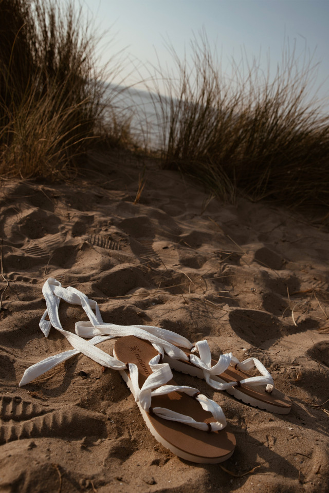 Rarámuri sandals with white ribbons